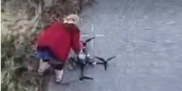 …E LA NONNETTA DISARMA IL DRONE KILLER
